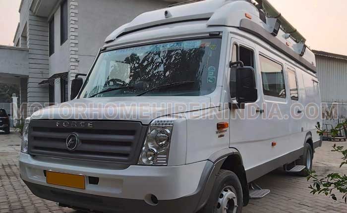 7 seater caravan with toilet washroom hire delhi jaipur punjab