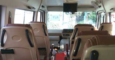 delhi dehradun tour by 12 seater tempo traveller